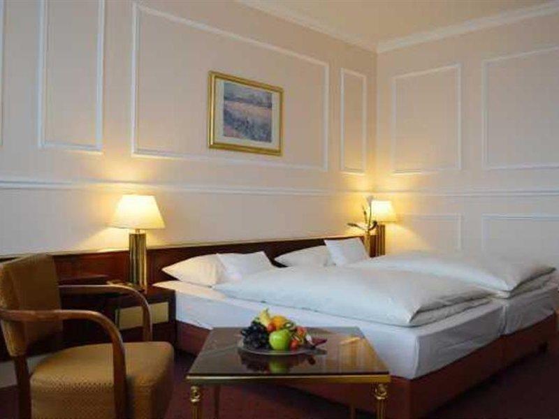 בון Centro Hotel Bristol מראה חיצוני תמונה