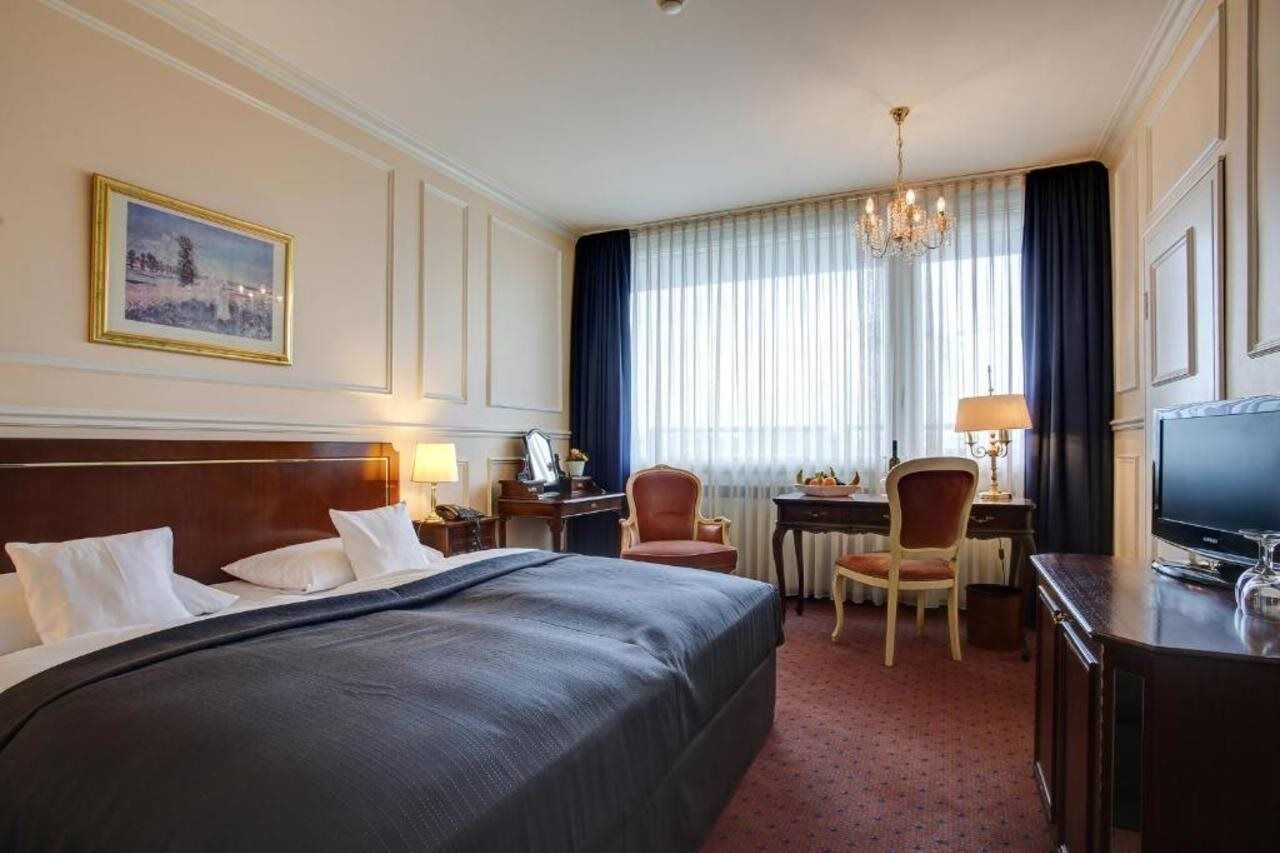 בון Centro Hotel Bristol מראה חיצוני תמונה