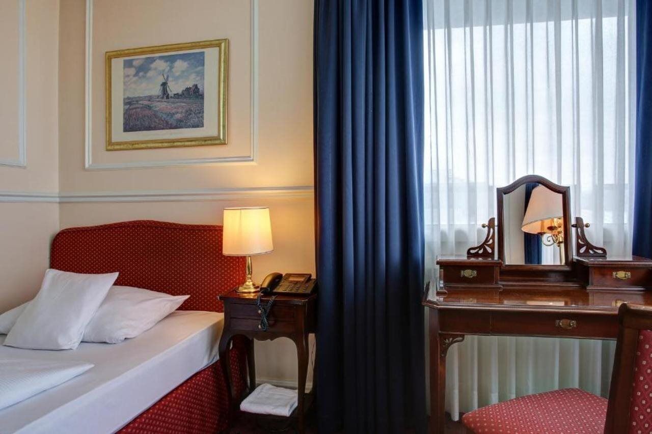 בון Centro Hotel Bristol מראה חיצוני תמונה